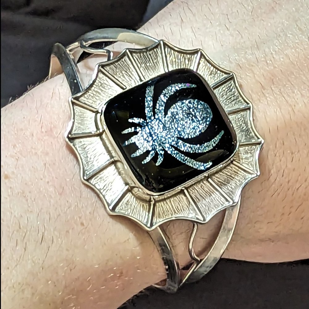 Large MAJESTIC Silver & Black Spider HALLOWEEN Sterling Silver Dichroic Bracelet - Picture 3 of 13